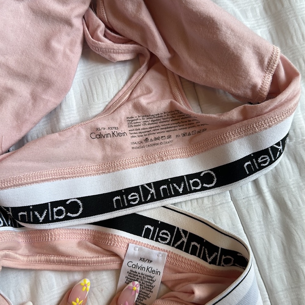 Calvin Klein set - Picture 2 of 3